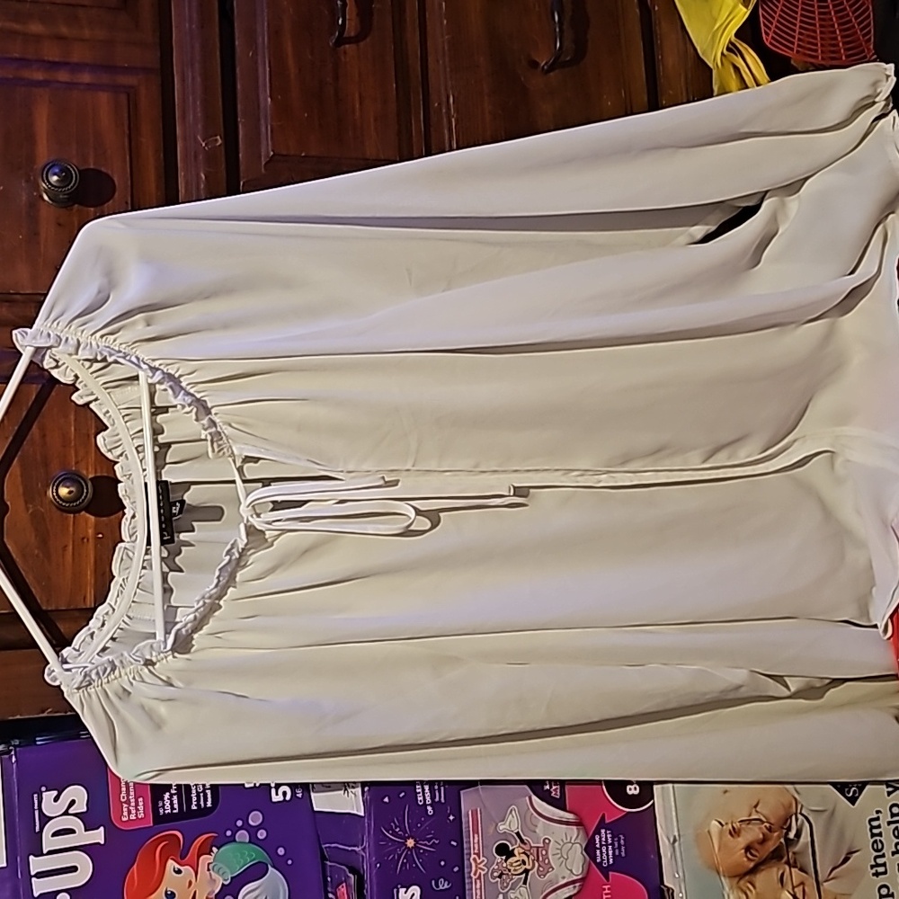 !!.           Womens 2X top.             Tote 3W